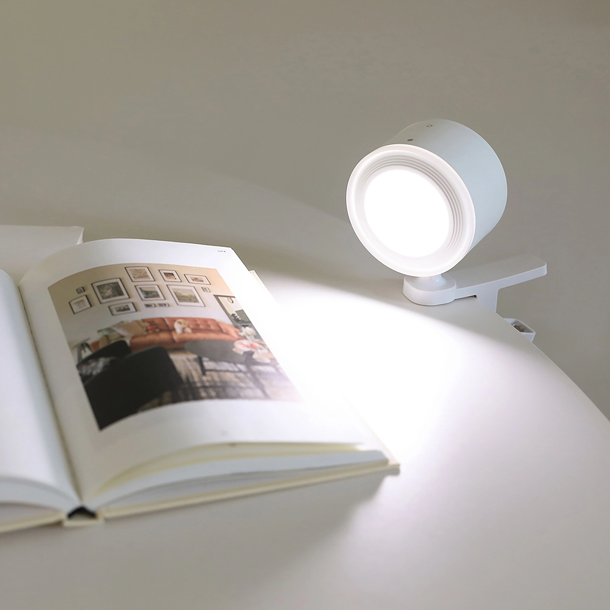 Moas Dual LED Wireless Magnet Mood Light Stand